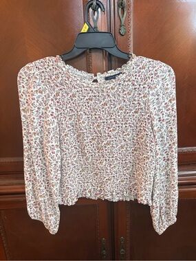 American Eagle EUC Floral Smocked
Blouse, long sleeve elastic wrist, keyhole 
LG